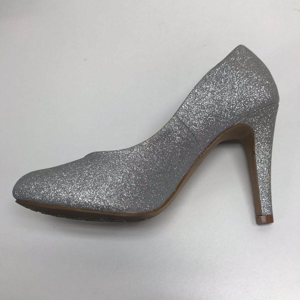 Kelly & Katie Silver Shimmer Larissa Heels